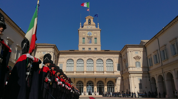 习近平出席意大利总统马塔雷拉举行的隆重欢送仪式